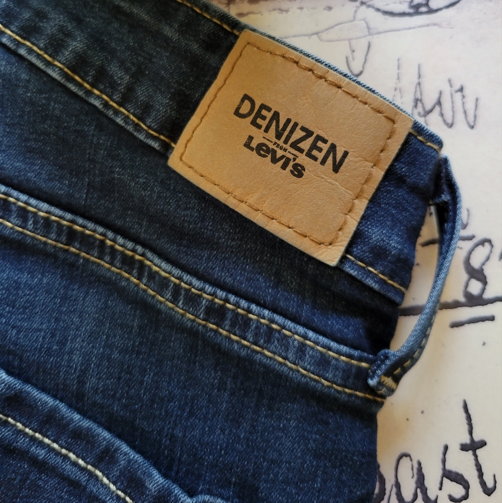 Denizen Levi's High Rise Dark Wash Jean Shorts - Picture 4 of 7